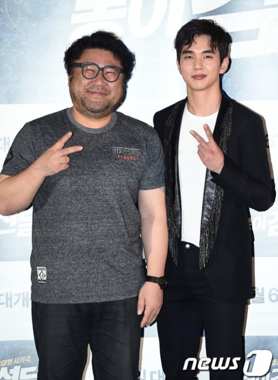 우산 어깨를 가진 남자 연예인 3대장 | 인스티즈