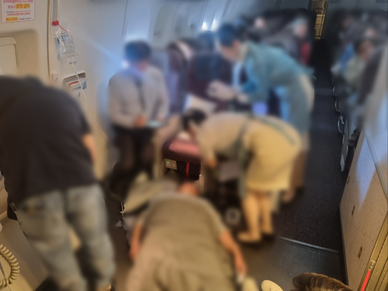 "의사 계세요?!” 다급한 기내방송에 응답한 것은…'전문의 7명' | 인스티즈