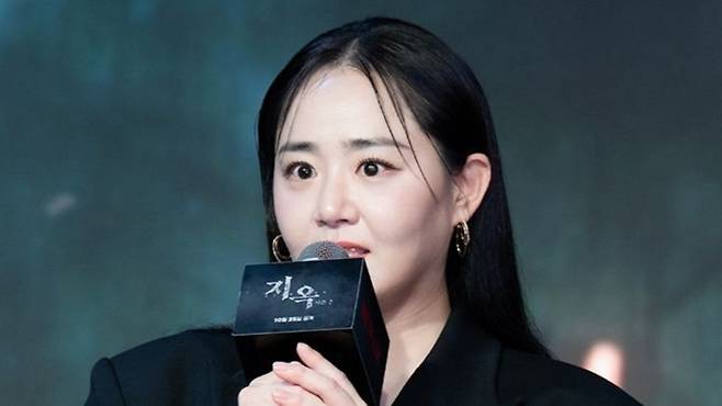 '희귀병 완치' 문근영, 9년 만 복귀→'좌석 텅텅' 굴욕 속…"날 떠나지 마" | 인스티즈