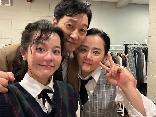 '희귀병 완치' 문근영, 9년 만 복귀→'좌석 텅텅' 굴욕 속…"날 떠나지 마" | 인스티즈