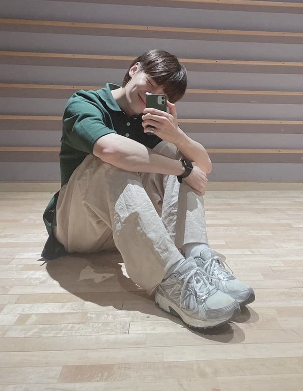 아이돌들의 애플워치 착샷을 모아모아 | 인스티즈