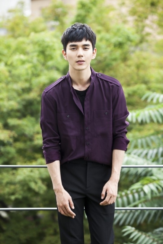 우산 어깨를 가진 남자 연예인 3대장 | 인스티즈