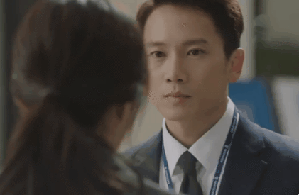 피고인 지성한테 뺨 맞은 유리.gif | 인스티즈