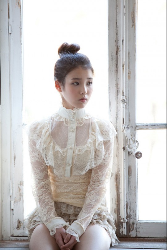 아이유 일본 데뷔당시 자켓사진에 대한 한 블로거의 글 (12년도) | 인스티즈
