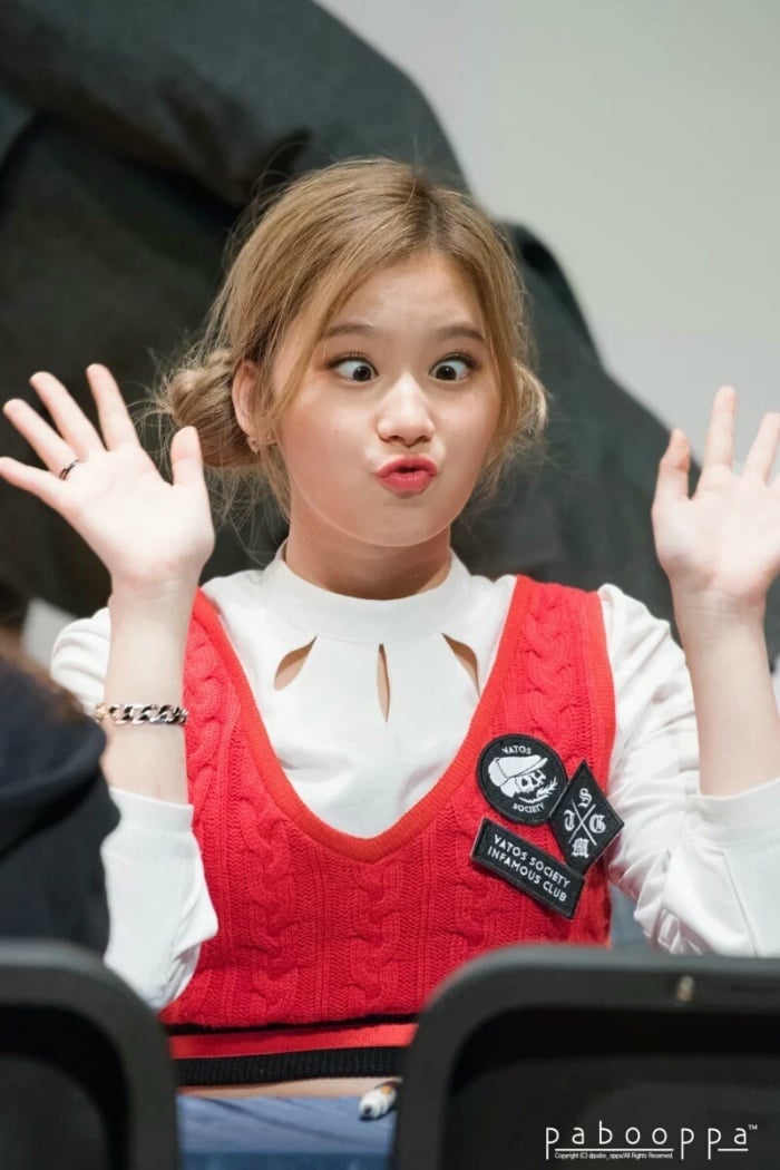 [트와이스] 데뷔초 볼에 식량저장하던 시절 사나.jpgif | 인스티즈