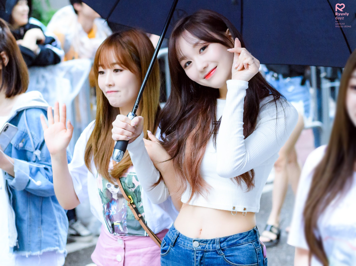 나름 과감하게 바뀌고 있는 러블리즈 수정이의 의상변화.jpgif | 인스티즈