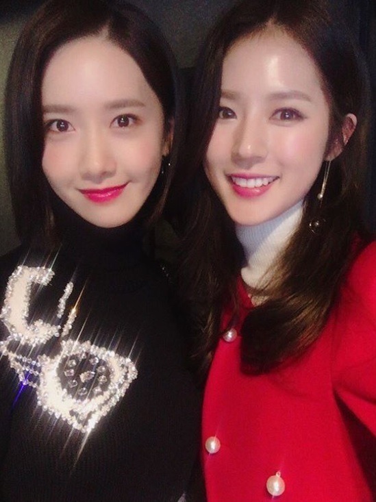 윤아에게 안꿀리는 박기량.jpg | 인스티즈