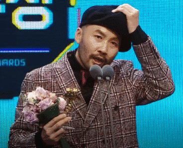 [MBC연예대상] 상 받고 거듭 사과하는 노홍철 (feat. 유병재 반응).gif | 인스티즈