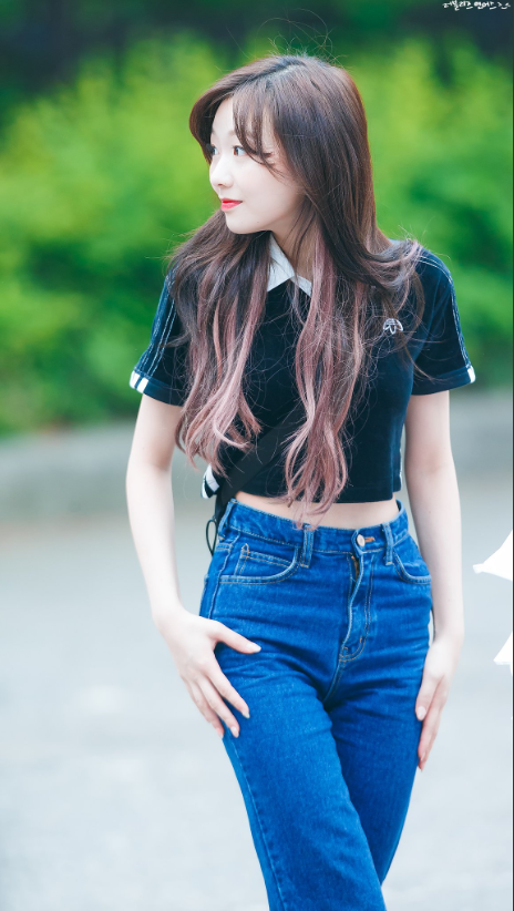 나름 과감하게 바뀌고 있는 러블리즈 수정이의 의상변화.jpgif | 인스티즈