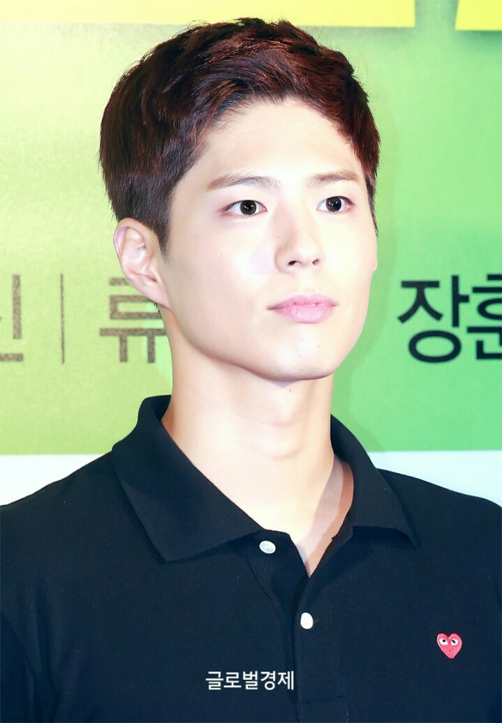 박보검 최근 벌크업 중인 듯한 몸.JPG | 인스티즈