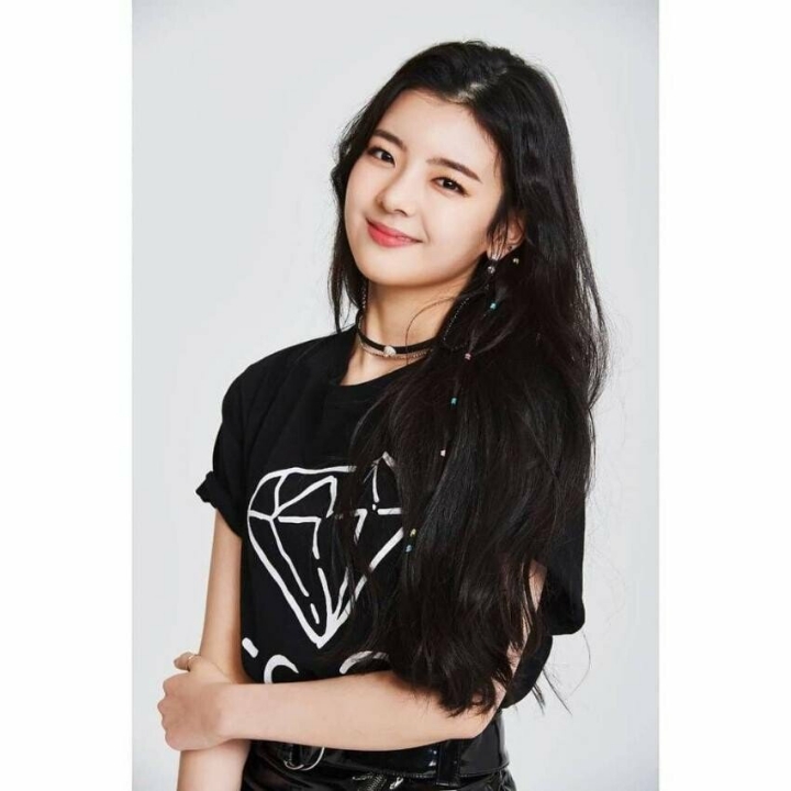 ITZY 있지 데뷔조 전소미 있던 시절 프로필.jpg | 인스티즈