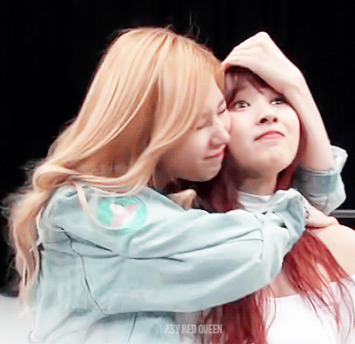 [트와이스] 데뷔초 볼에 식량저장하던 시절 사나.jpgif | 인스티즈