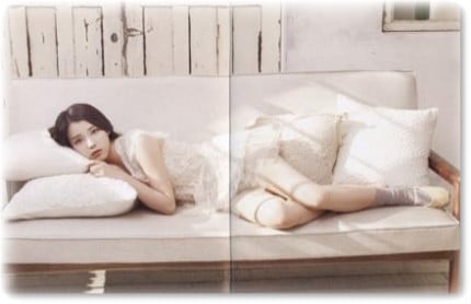 아이유 일본 데뷔당시 자켓사진에 대한 한 블로거의 글 (12년도) | 인스티즈