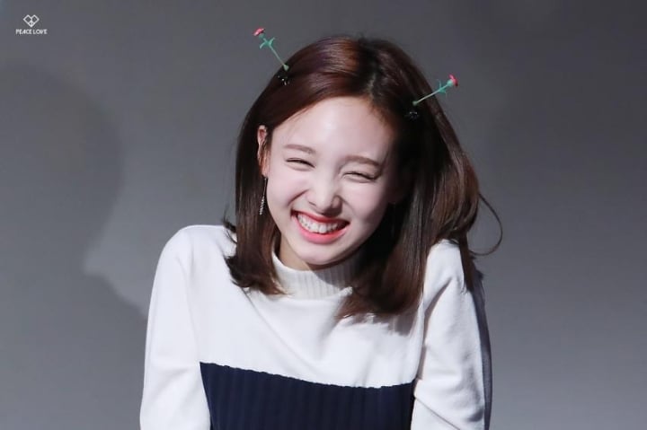 나연이 과즙상이란 말을 듣는 이유 gif | 인스티즈