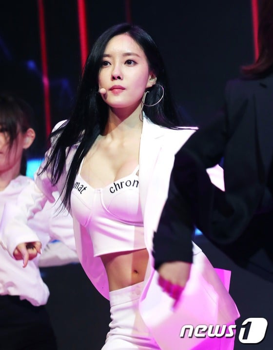 티아라 효민 슴부심.gif | 인스티즈