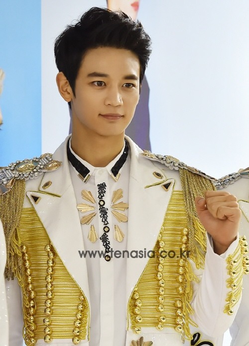 샤이니 민호 이마 전후.jpg | 인스티즈