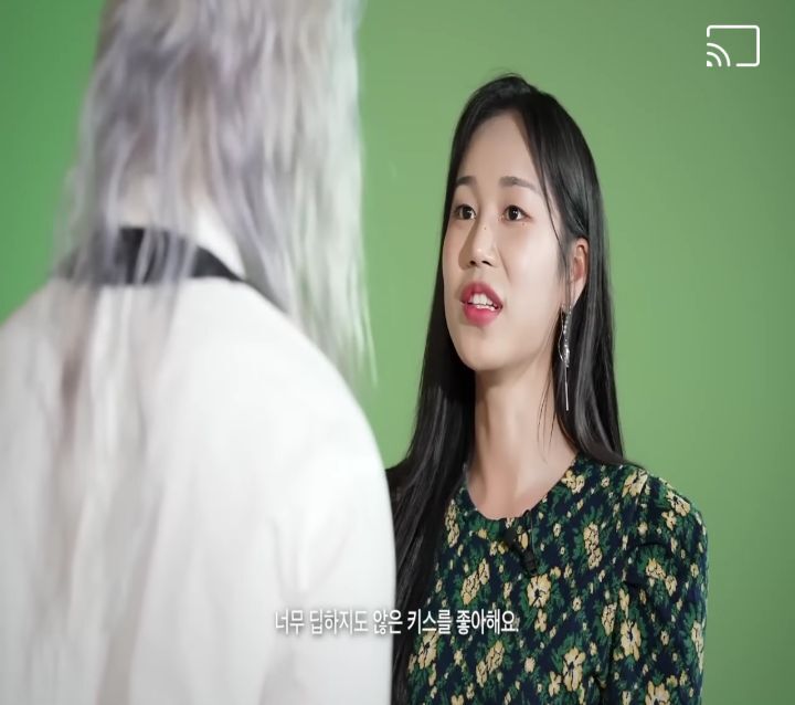 첫만남에 키스해버리는 20대 여성과 40대 남성 | 인스티즈