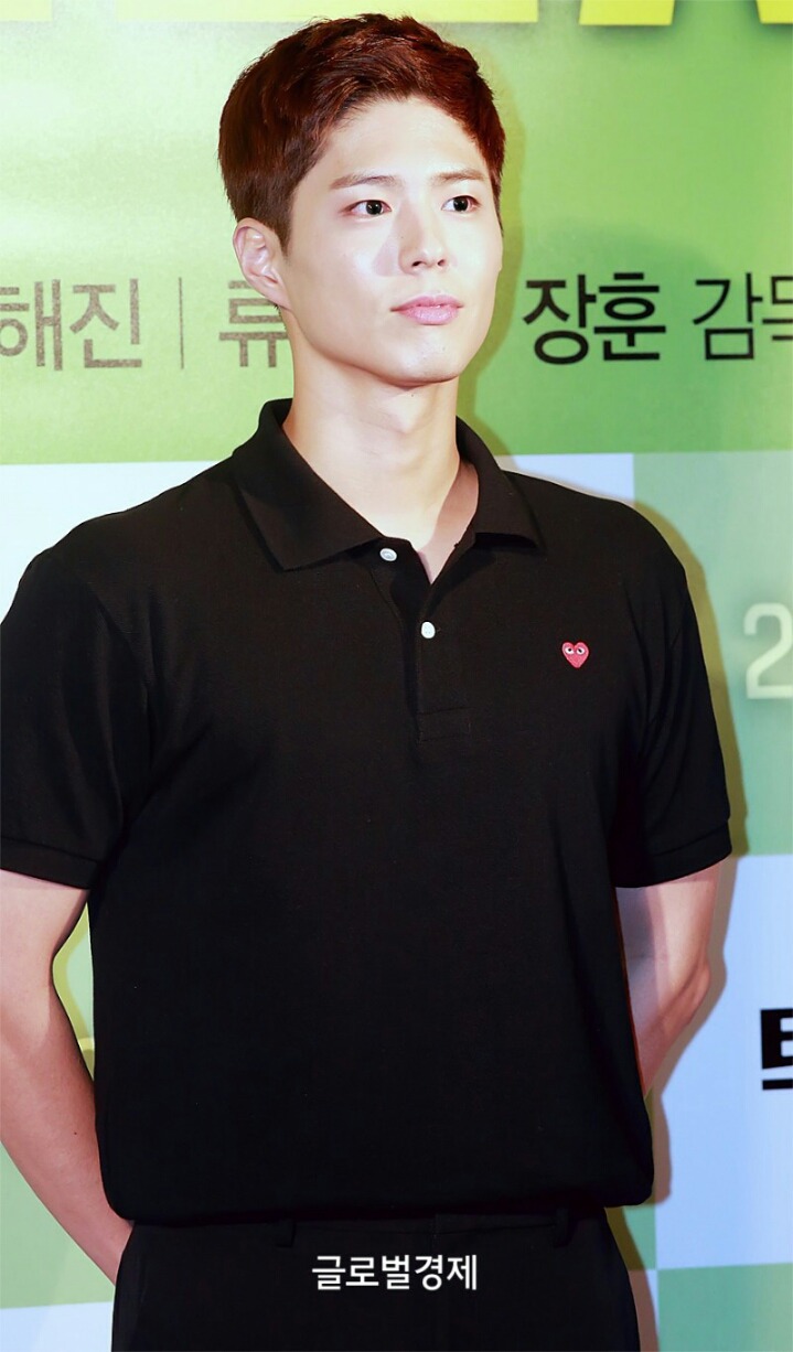 박보검 최근 벌크업 중인 듯한 몸.JPG | 인스티즈