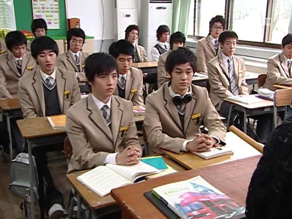 [거침없이하이킥] 학생들 제압하려다가 망신만 당하는 서선생ㅋㅋㅋㅋㅋ.jpg | 인스티즈