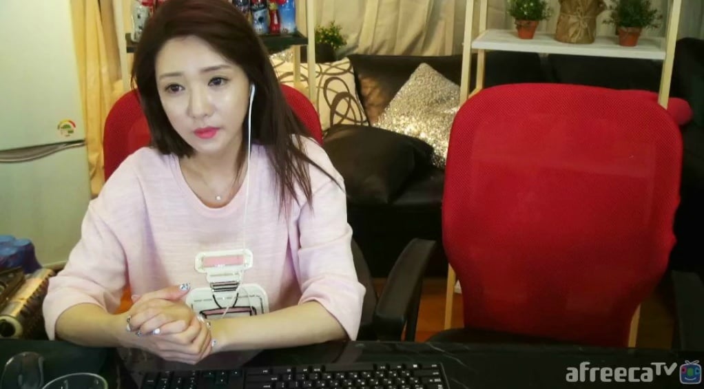아프리카 TV BJ 가 열혈팬 시청자와 사건터짐 | 인스티즈