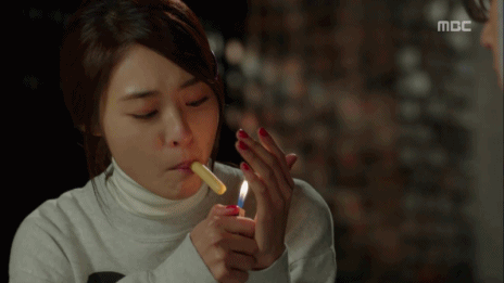 여자연예인들 담배피는 모습.gif | 인스티즈