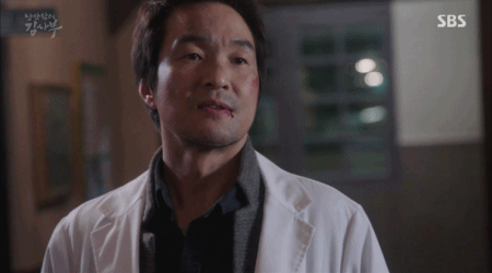 [낭만닥터김사부] 이 시대의 꼰대들에게 돌직구 날리는 드라마.jpgif (데이터주의) | 인스티즈