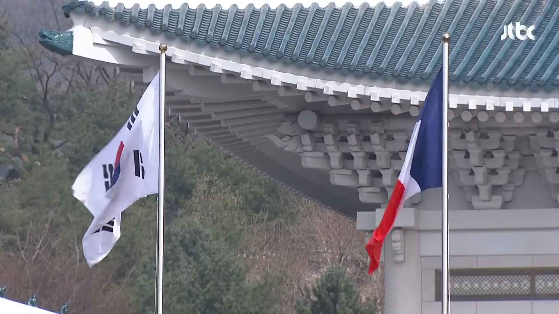 다시 돌아온 청와대에서 하는 프랑스 마크롱 방한 환영식 | 인스티즈