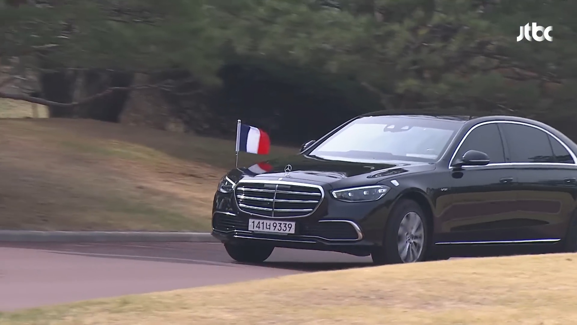 다시 돌아온 청와대에서 하는 프랑스 마크롱 방한 환영식 | 인스티즈