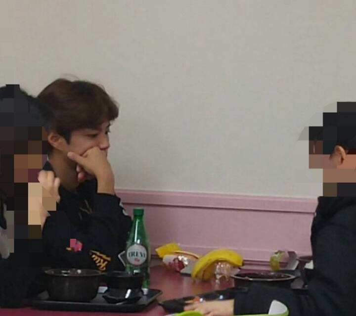 박보검 학교에서 찍힌 사진.jpg | 인스티즈