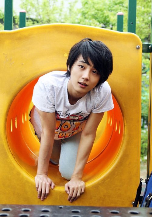 트위터리안 진수가 샤라웃한 윤시윤 사진 | 인스티즈