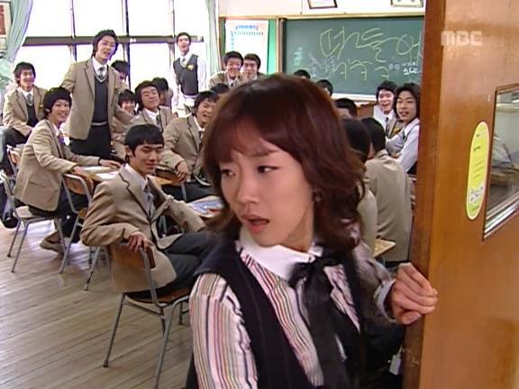 [거침없이하이킥] 학생들 제압하려다가 망신만 당하는 서선생ㅋㅋㅋㅋㅋ.jpg | 인스티즈