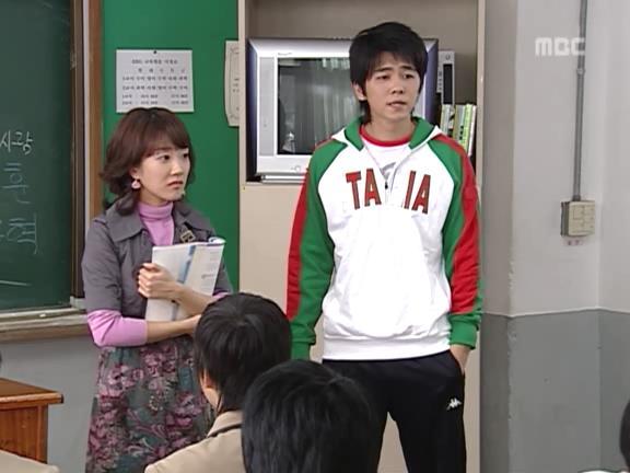 [거침없이하이킥] 학생들 제압하려다가 망신만 당하는 서선생ㅋㅋㅋㅋㅋ.jpg | 인스티즈