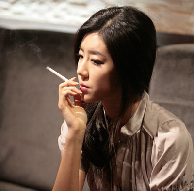 여자연예인들 담배피는 모습.gif | 인스티즈