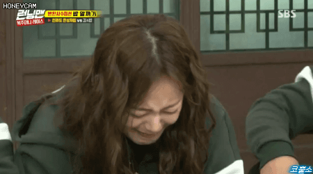 [런닝맨] 전소민 입에 들어간 음식 먹는 이광수.gif | 인스티즈