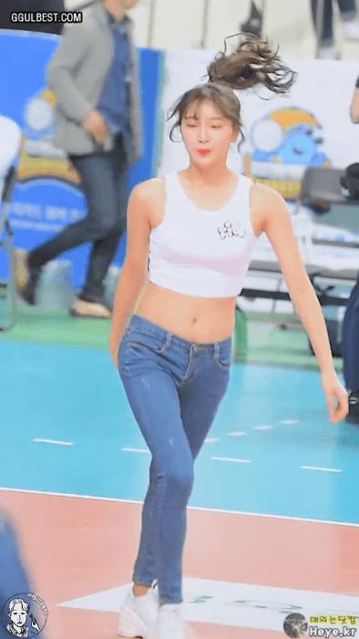 탱크탑입은 치어리더 안지현.gif | 인스티즈
