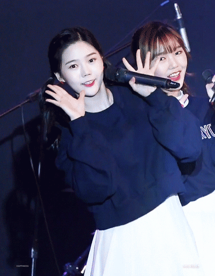 오마이걸 현재 팀 분위기 형성에 가장 큰 기여를 했다고 생각하는 멤버.gif | 인스티즈