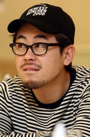  나홍진과 김윤석의 전쟁같은 사랑.............. | 인스티즈