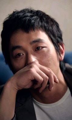  나홍진과 김윤석의 전쟁같은 사랑.............. | 인스티즈