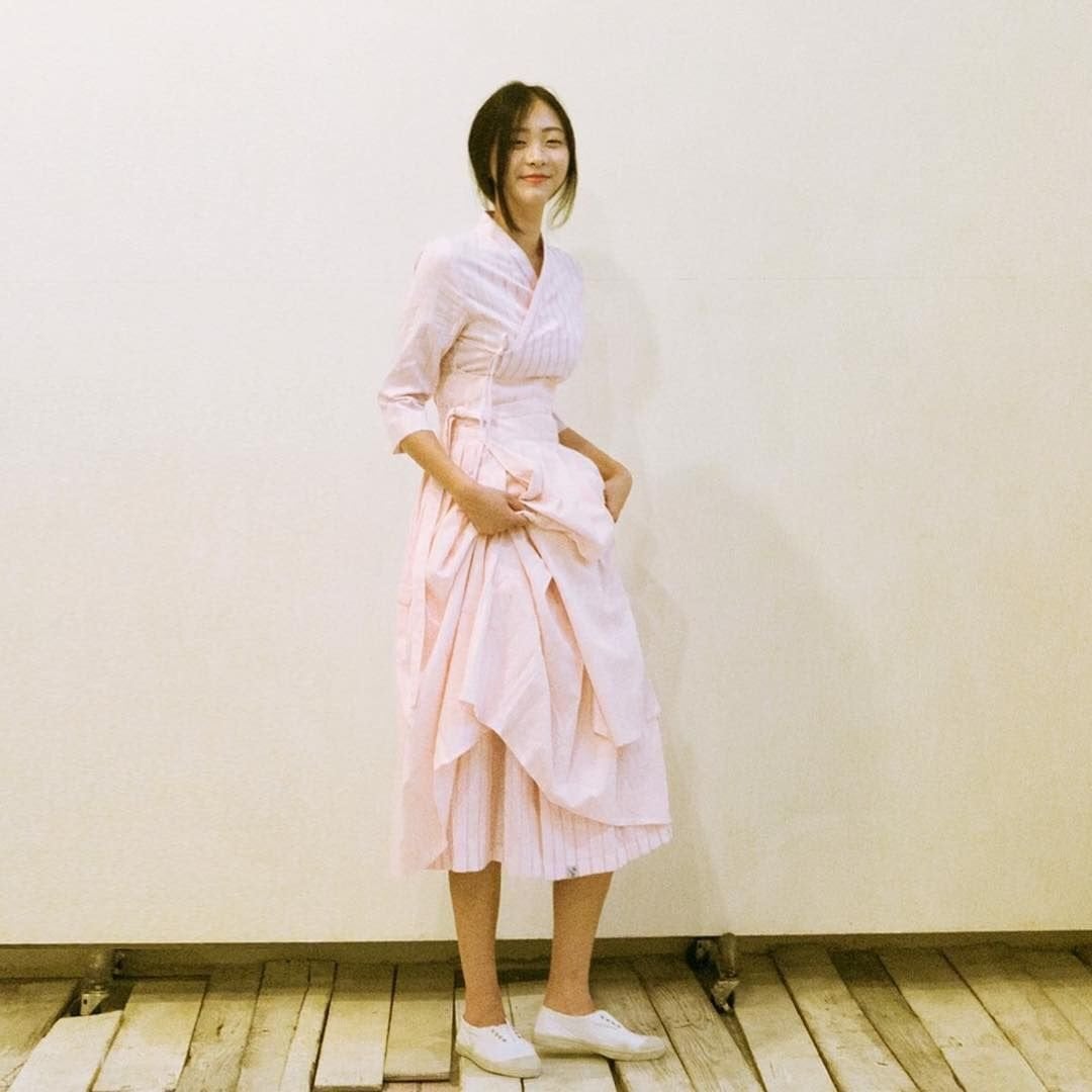 김다미 데뷔 전 피팅모델 시절 사진.jpg | 인스티즈