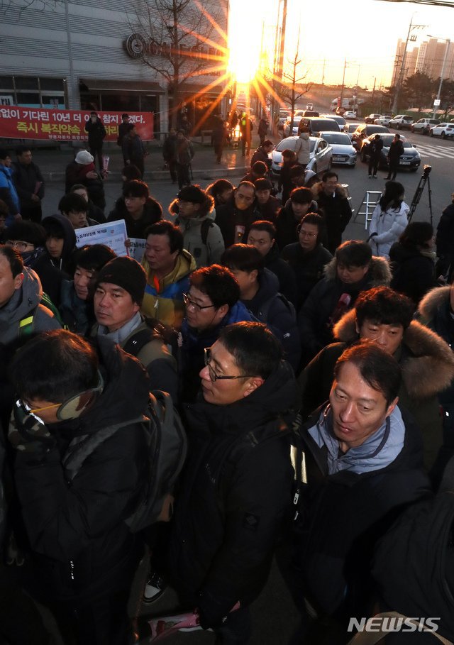 10년만에 출근길 오른 쌍용차동차 해고자 71명 | 인스티즈