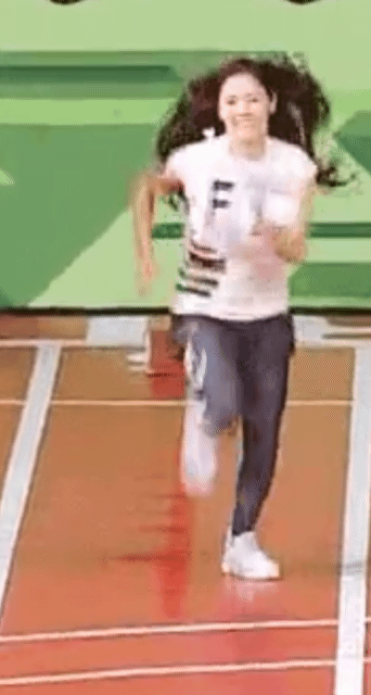 오마이걸 현재 팀 분위기 형성에 가장 큰 기여를 했다고 생각하는 멤버.gif | 인스티즈