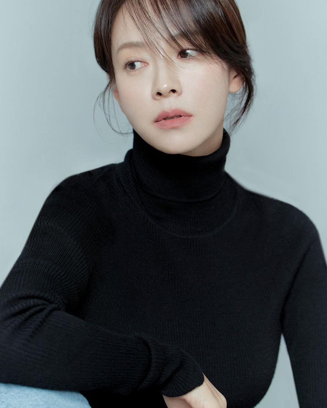 소속사 옮긴 후 오늘 공개된 송지효 새 프로필 사진.jpg | 인스티즈