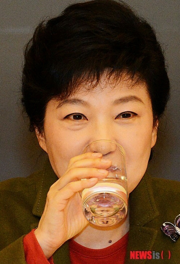 각박한 삶 속 소소한 웃음을 주는 정치인 짤 모음집 | 인스티즈