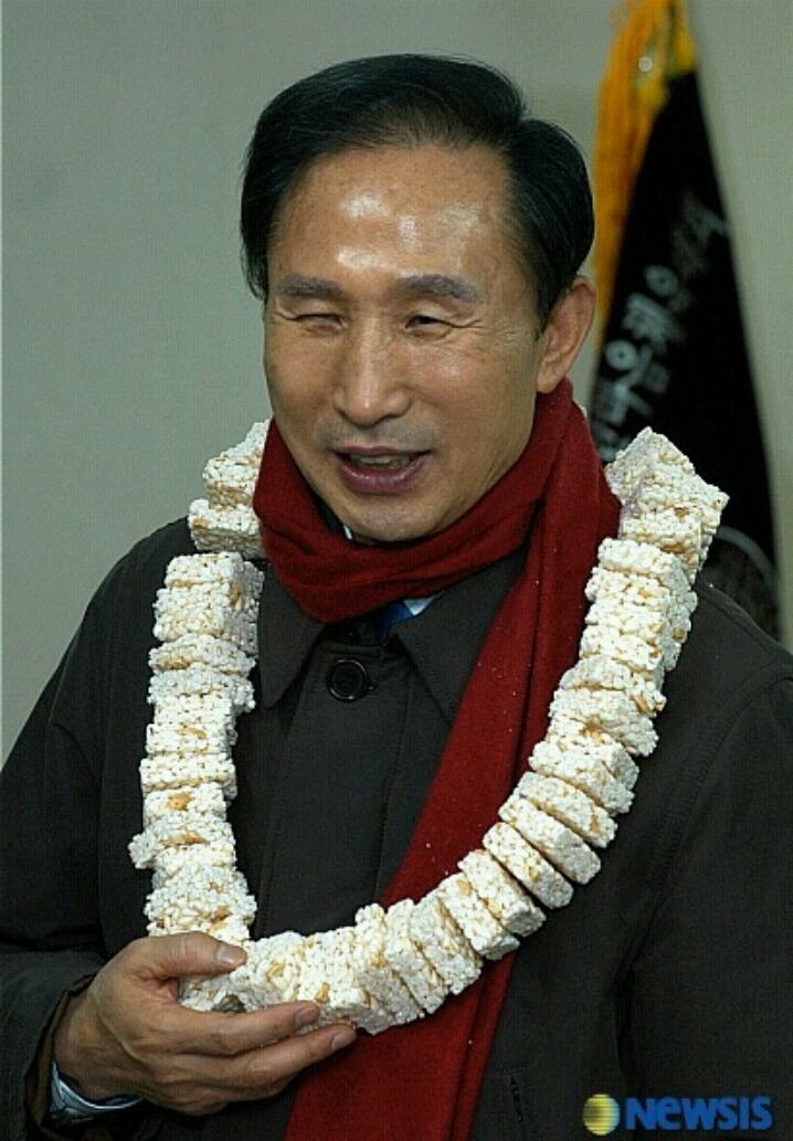 각박한 삶 속 소소한 웃음을 주는 정치인 짤 모음집 | 인스티즈