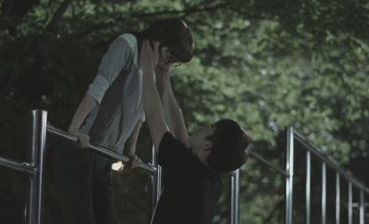 연애 시작 후 연상 여친 이뻐서 주체안되는 연하.gif | 인스티즈