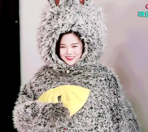 오마이걸 현재 팀 분위기 형성에 가장 큰 기여를 했다고 생각하는 멤버.gif | 인스티즈