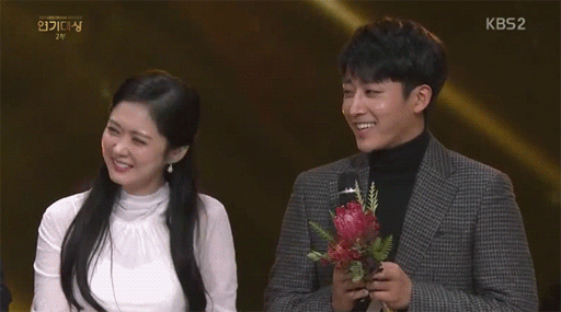 드라마 안 본 사람들도 망붕 만들었다는 KBS 연기대상 장나라와 손호준.gif | 인스티즈