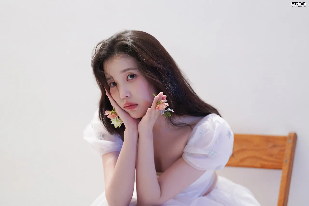 아이유 엘르 화보 촬영 비하인드컷 | 인스티즈