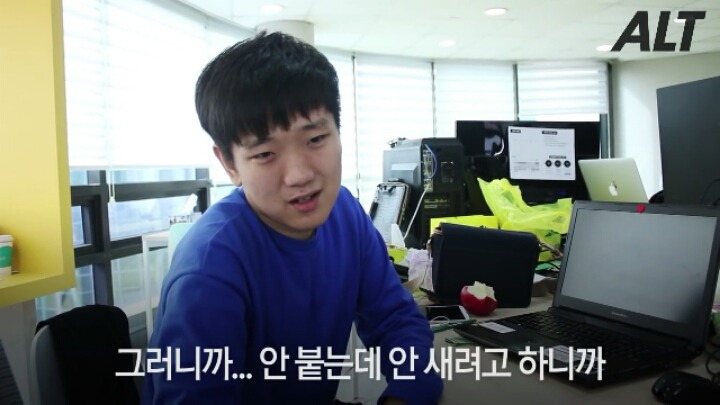 남자가 생리대를 차보았다 | 인스티즈