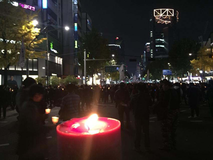 시위 주갤러 SM촛농 플레이.. | 인스티즈